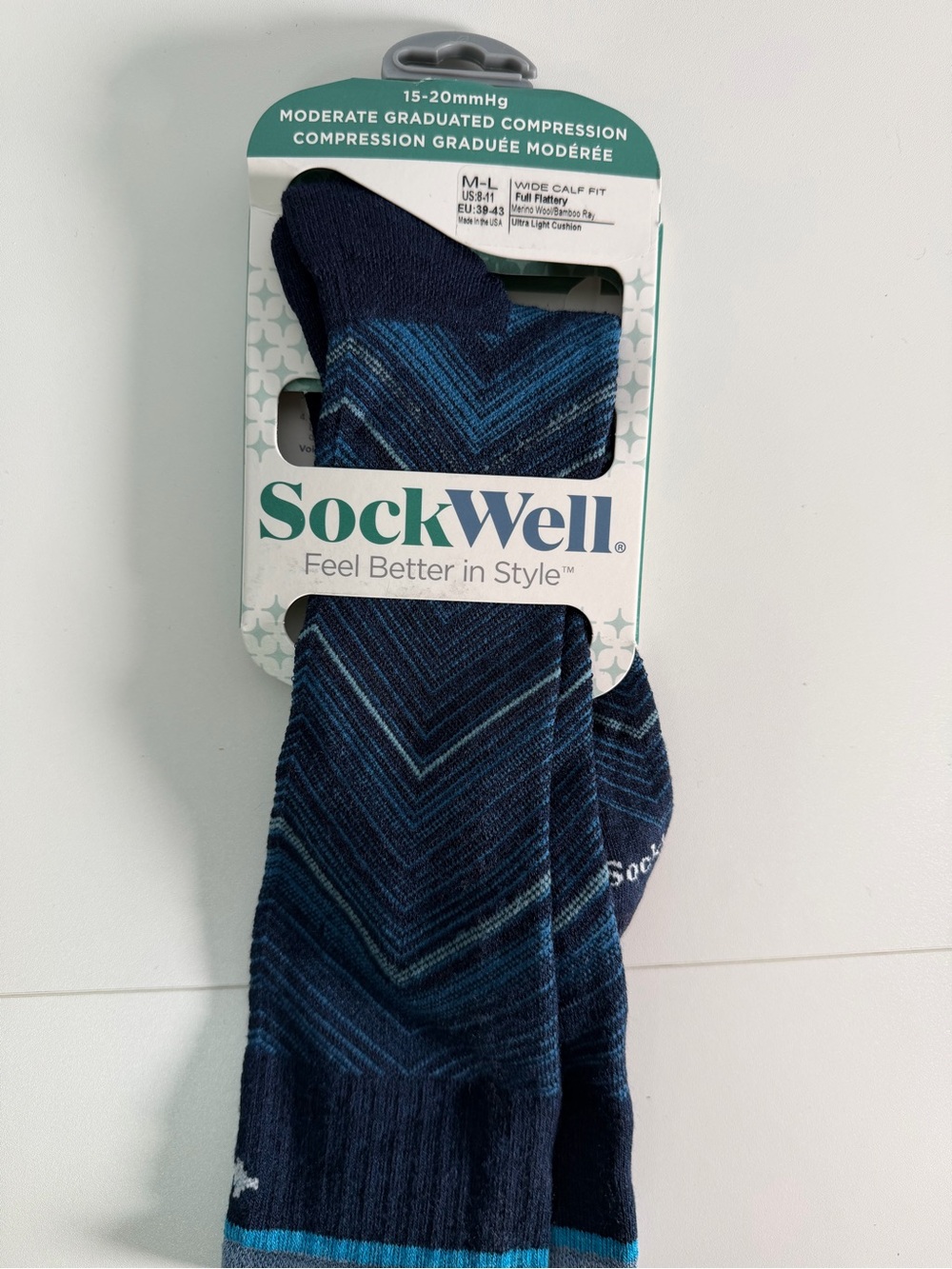 NEW Sockwell 15-20 mmHg Wide Calf Compression Socks Women M/L Blue Navy Chevron